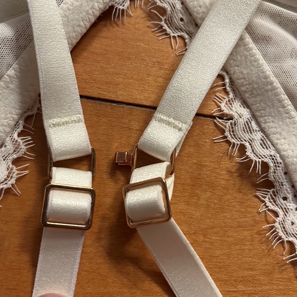 BOGO FREE ALL ITEMS Aerie NWOT 34 D Real Power Plunge off white lace push-up - Picture 5 of 12